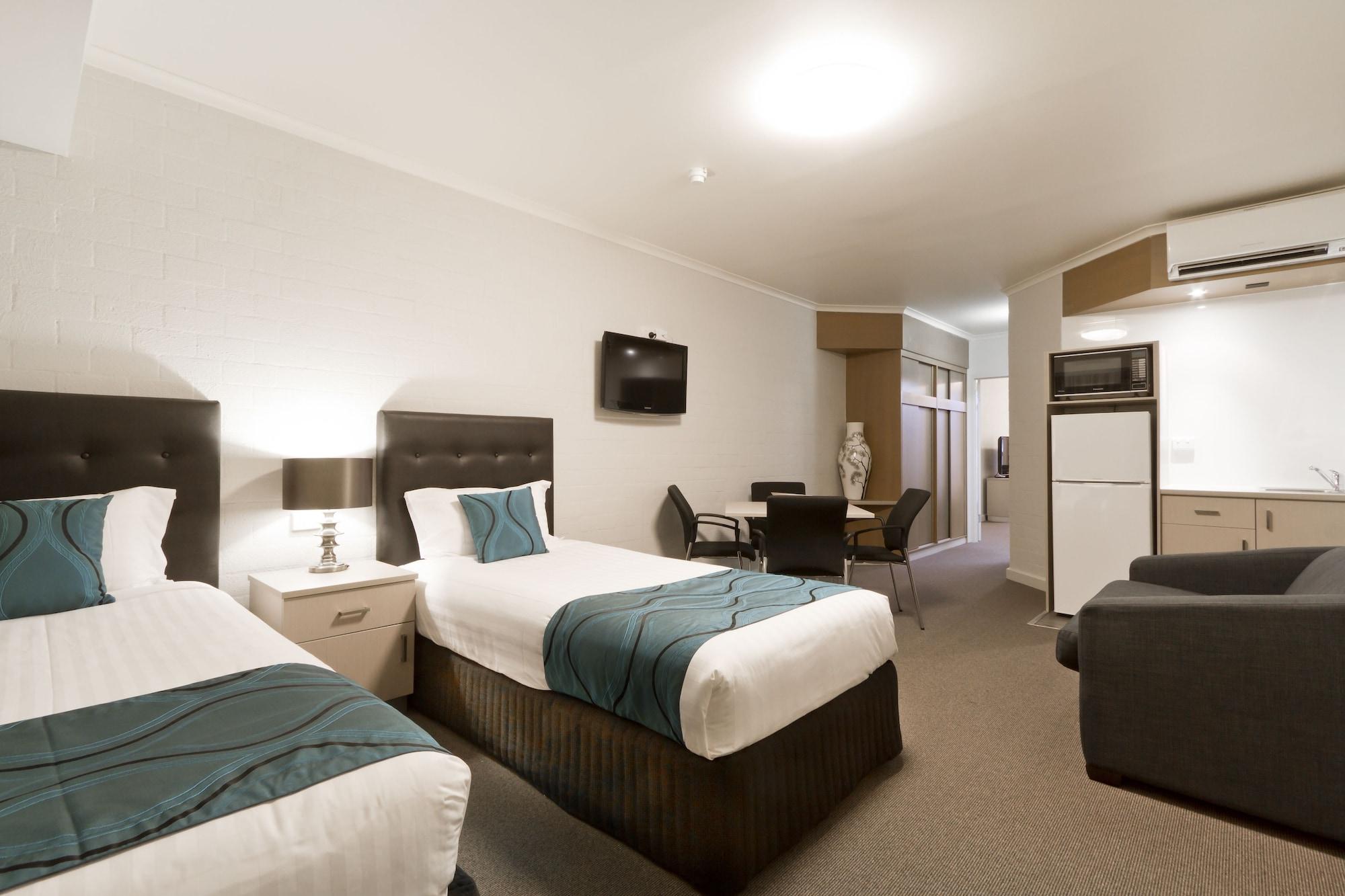 Mantra Pavilion Hotel Wagga Wagga Exterior photo