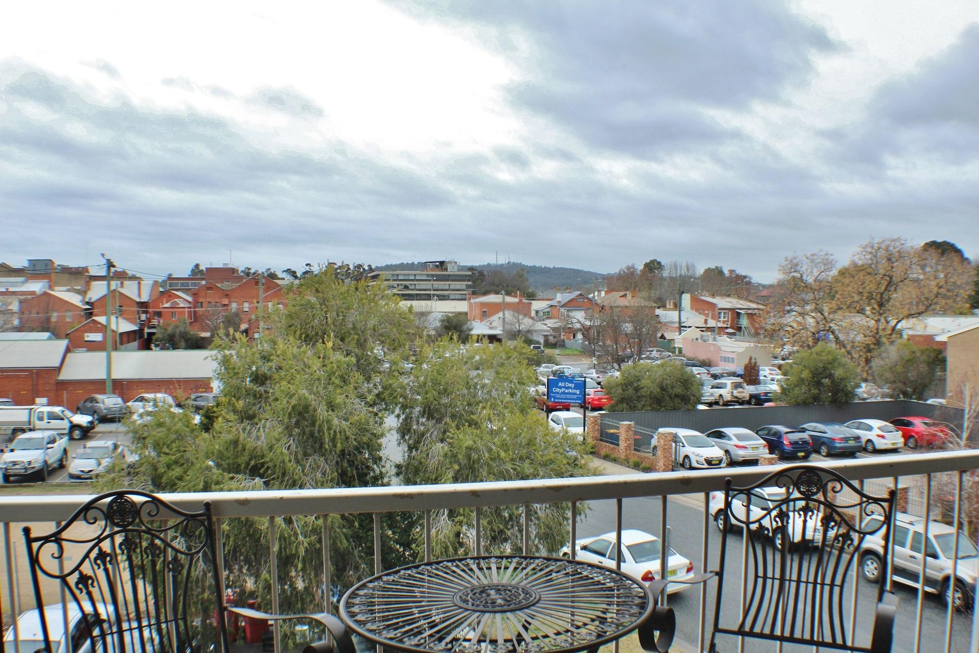 Mantra Pavilion Hotel Wagga Wagga Exterior photo