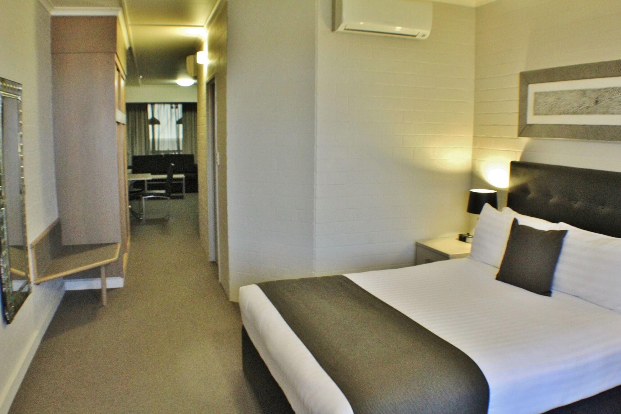 Mantra Pavilion Hotel Wagga Wagga Exterior photo