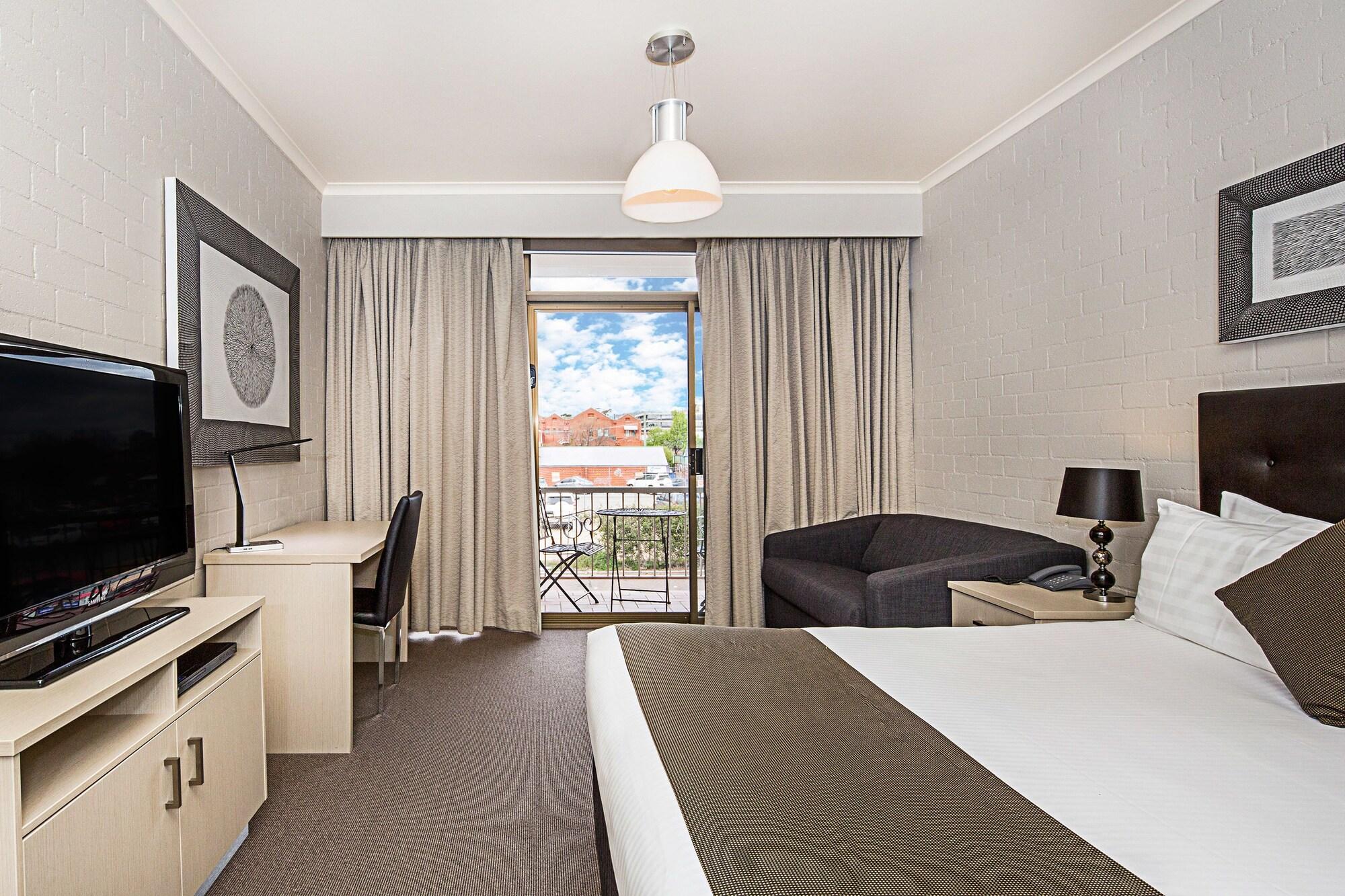 Mantra Pavilion Hotel Wagga Wagga Exterior photo