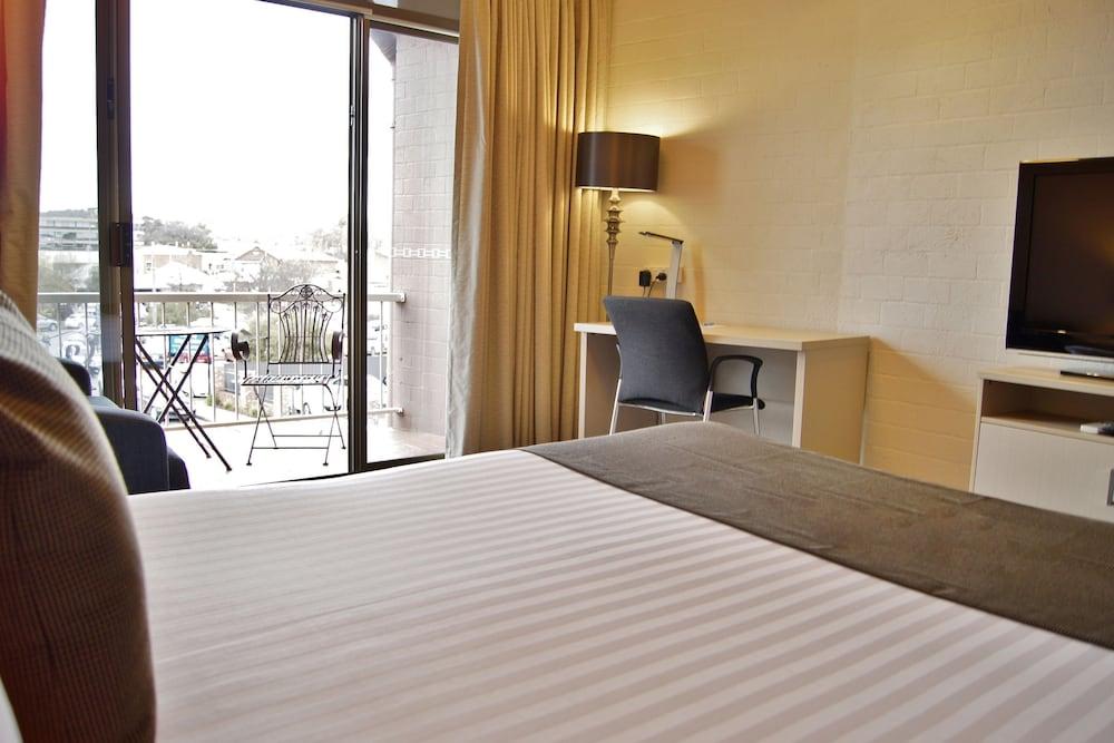 Mantra Pavilion Hotel Wagga Wagga Exterior photo