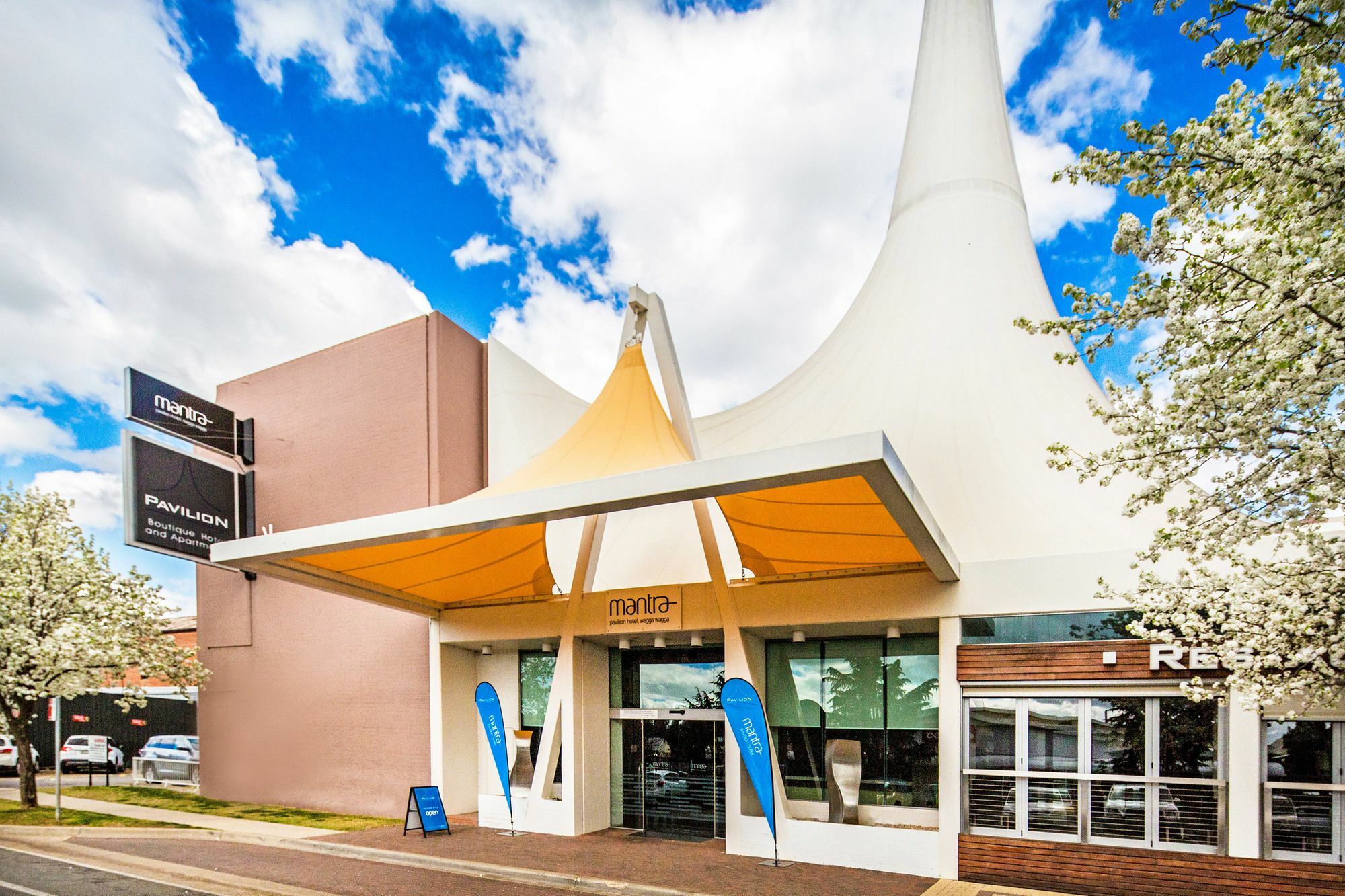 Mantra Pavilion Hotel Wagga Wagga Exterior photo